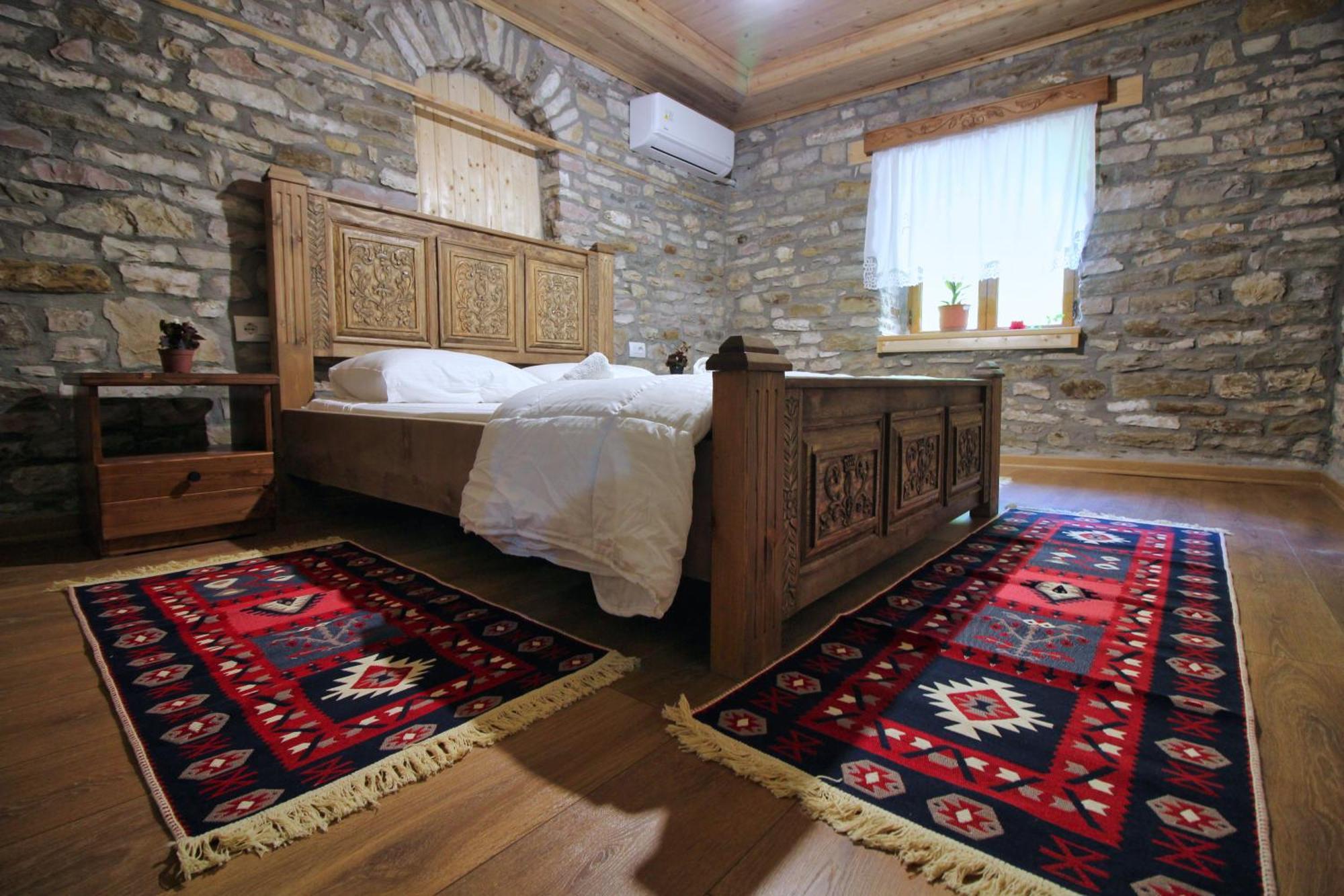 Guri Guesthouse Gjirokaster Exterior photo